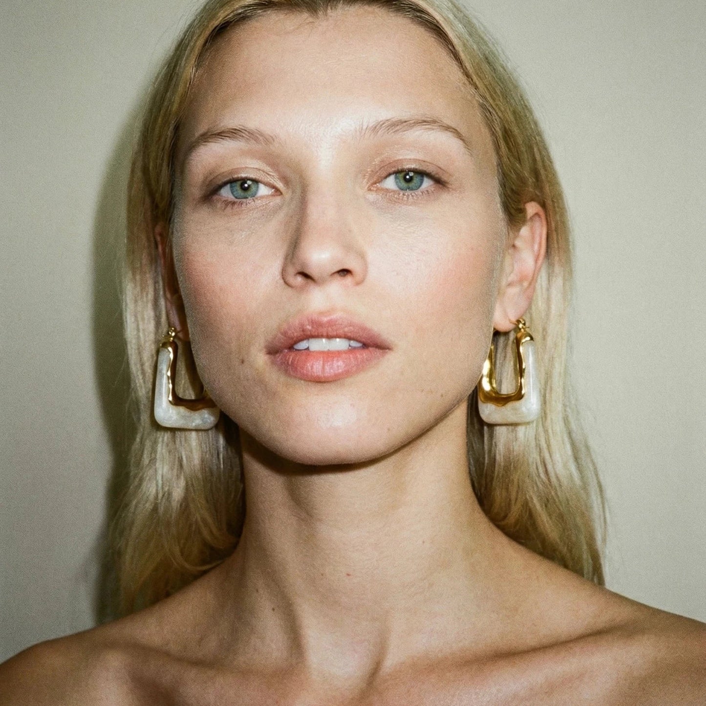 Living in the 70s Resin and Gold Earrings - earrings