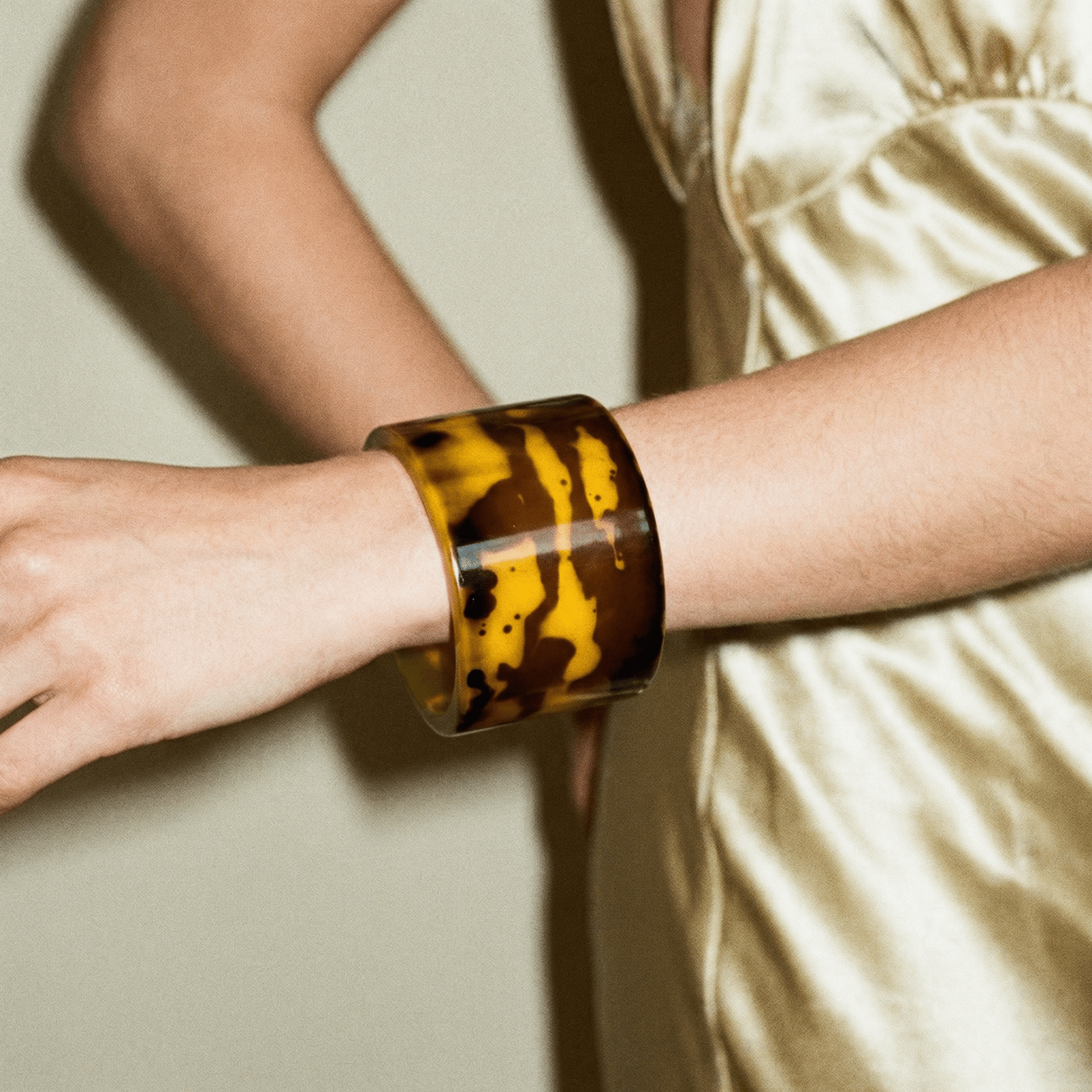 Au Naturel Resin Cuff - Bracelet