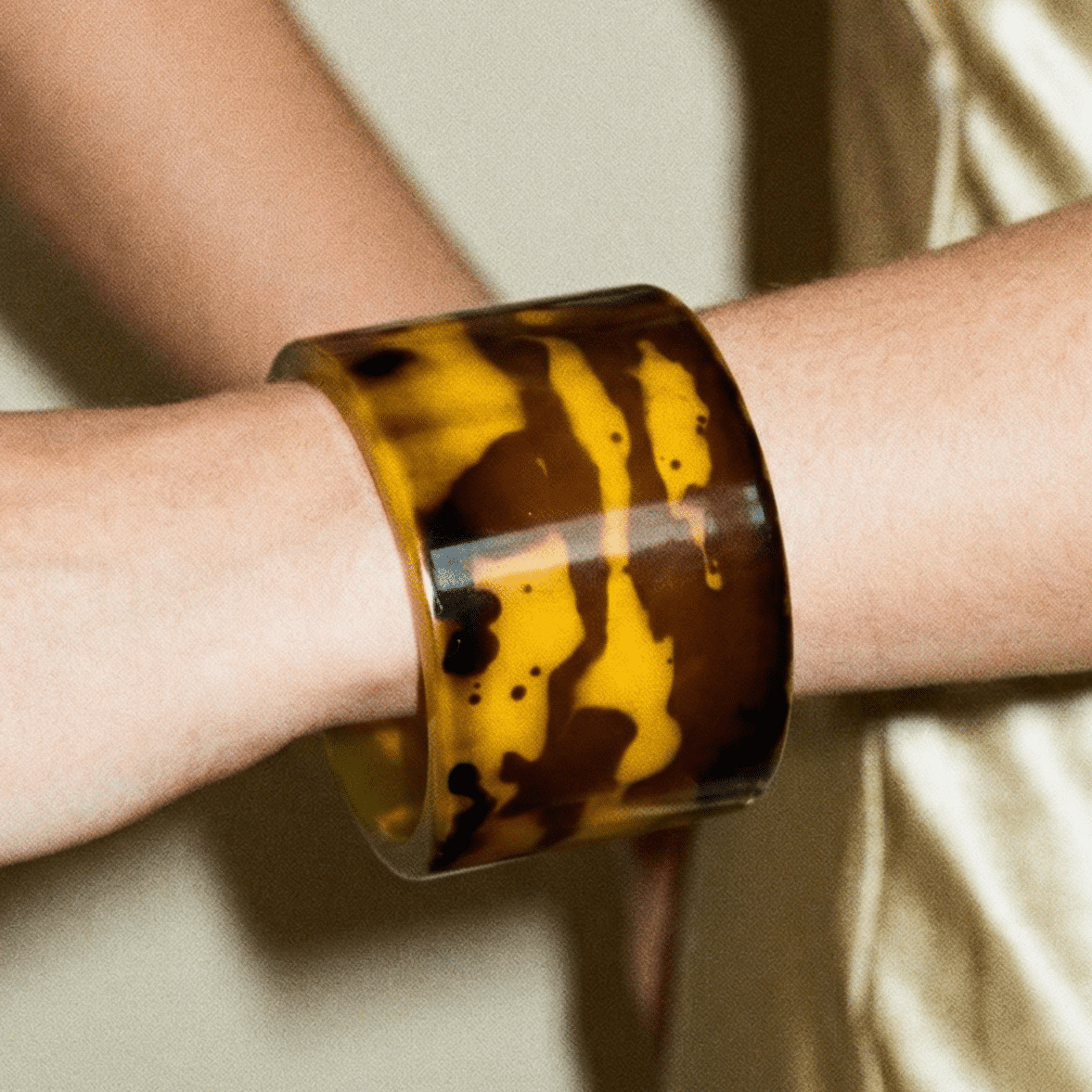 Au Naturel Resin Cuff - Bracelet