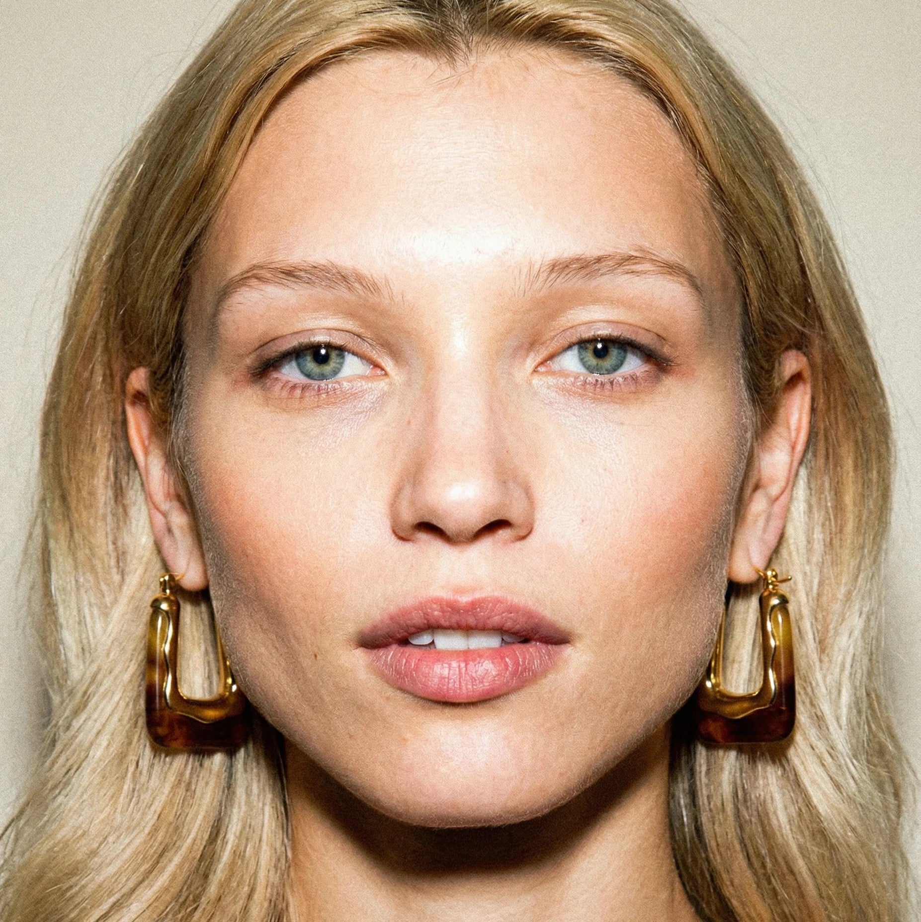 Living in the 70s Resin and Gold Earrings - earrings