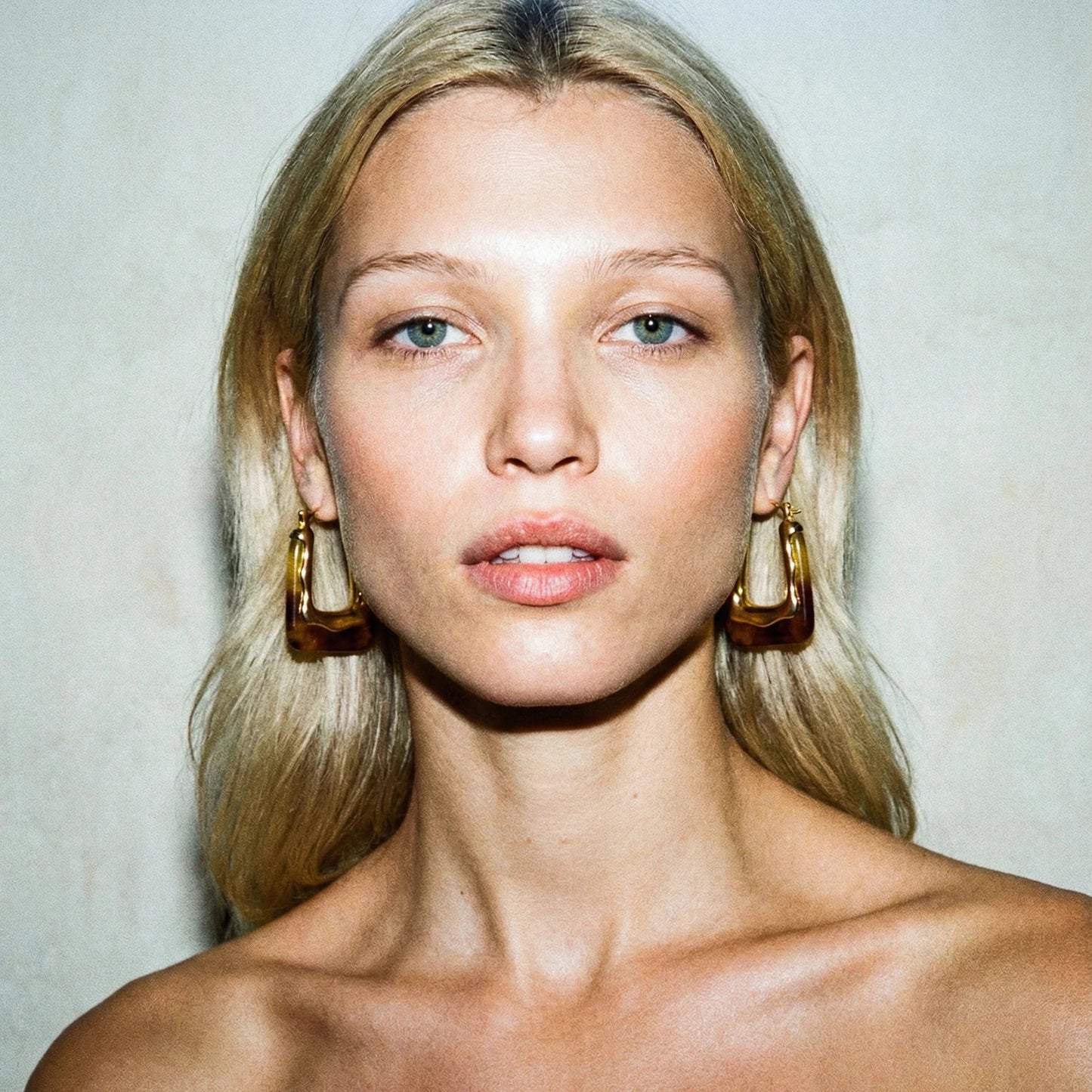 Living in the 70s Resin and Gold Earrings - earrings