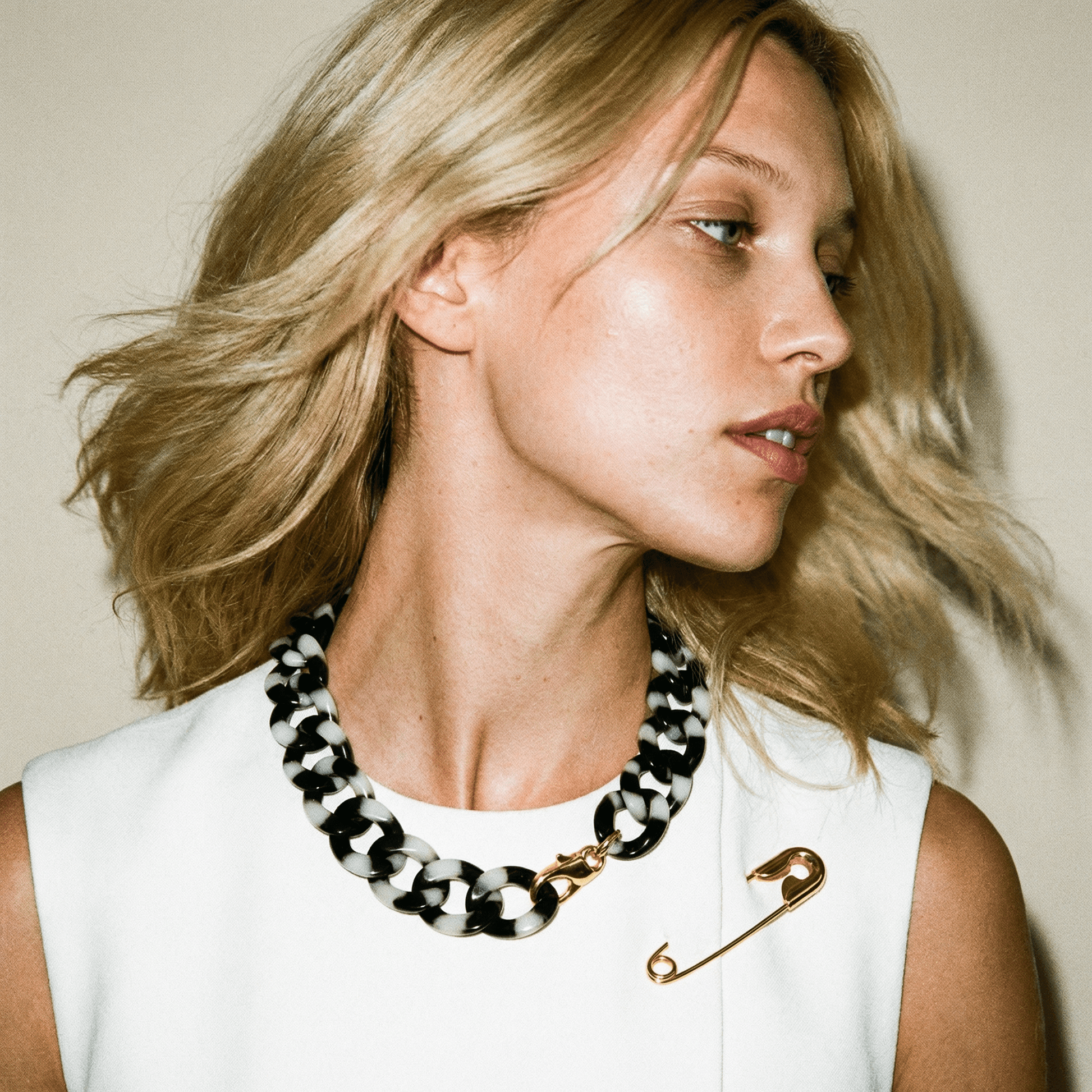 The Goldie Statement Chain Necklace - Necklace