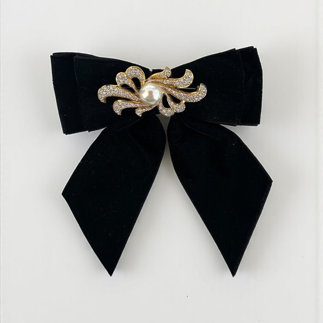 Velvet Underground Vintage Pearl Necklace and Brooch - 